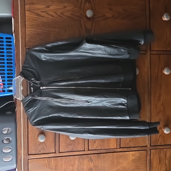 HEIN CURVE pleather bomber style light jacket - Picture 1 of 3